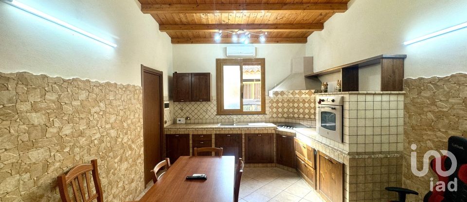 Casa indipendente / Villa 12 locali di 226 m² in Avola (96012)