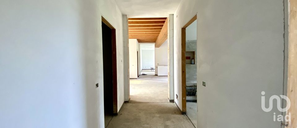 Casale 16 locali di 440 m² in Ponti sul Mincio (46040)
