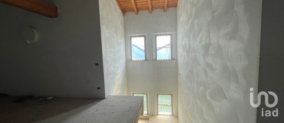 Casale 16 locali di 440 m² in Ponti sul Mincio (46040)