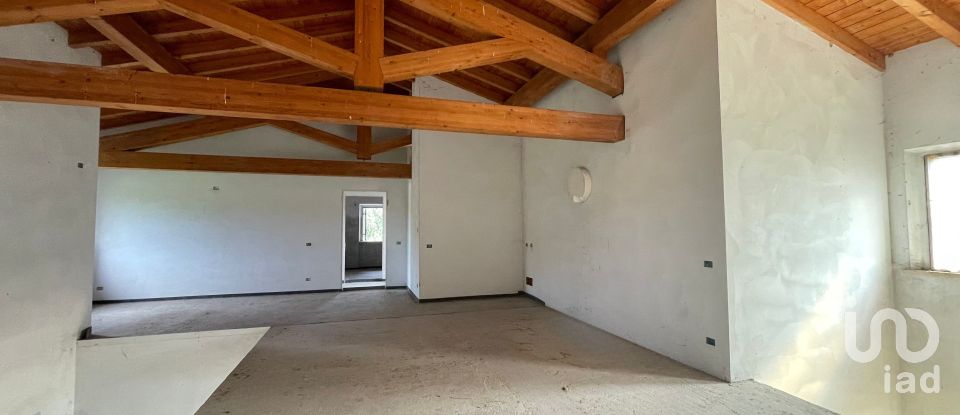 Casale 16 locali di 440 m² in Ponti sul Mincio (46040)