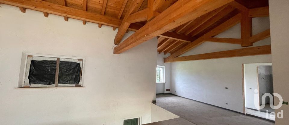 Casale 16 locali di 440 m² in Ponti sul Mincio (46040)