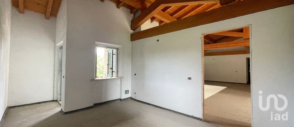 Casale 16 locali di 440 m² in Ponti sul Mincio (46040)