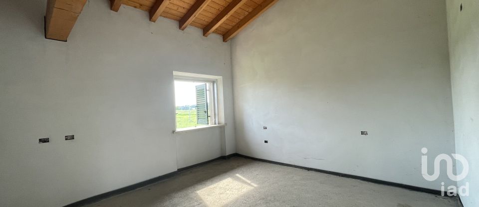 Casale 16 locali di 440 m² in Ponti sul Mincio (46040)