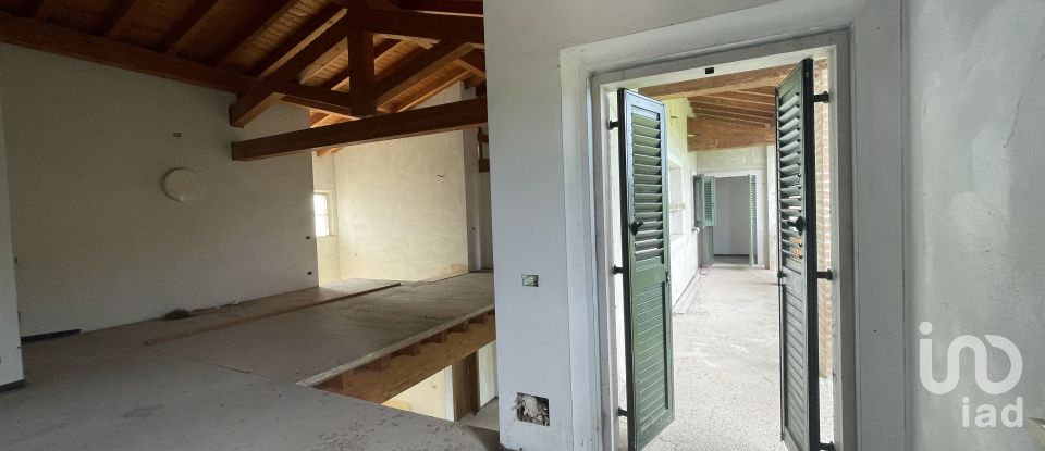 Casale 16 locali di 440 m² in Ponti sul Mincio (46040)