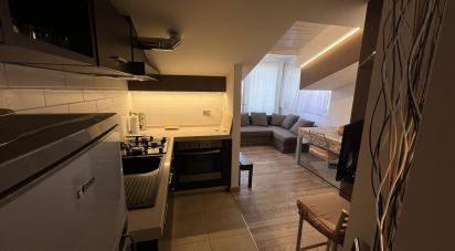 Loft 5 locali di 65 m² a Fermo (63900)