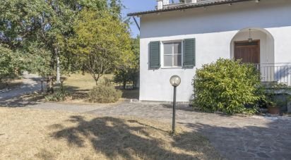 Casale 6 locali di 280 m² in Montefano (62010)