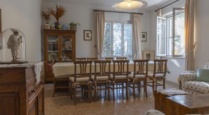 Casale 6 locali di 280 m² in Montefano (62010)