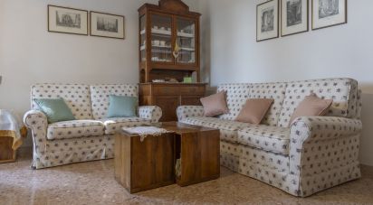 Casale 6 locali di 280 m² in Montefano (62010)