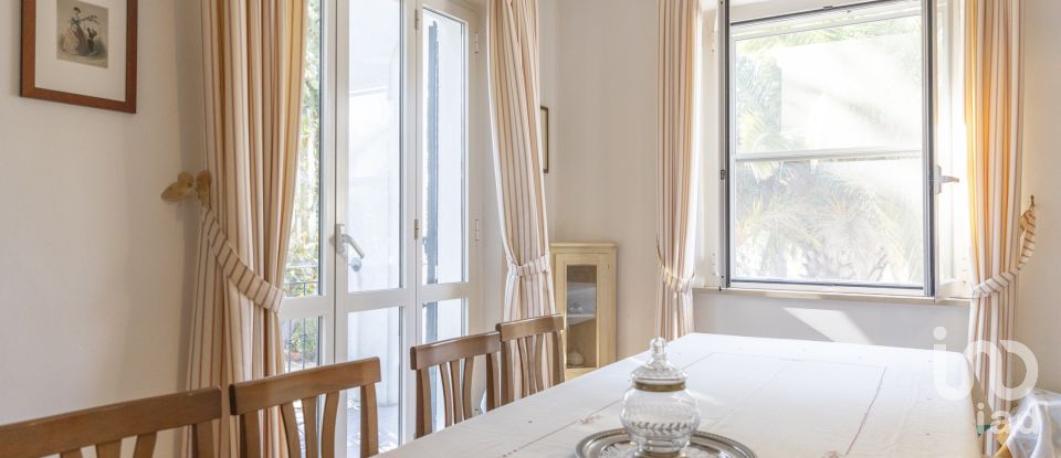 Casale 6 locali di 280 m² in Montefano (62010)