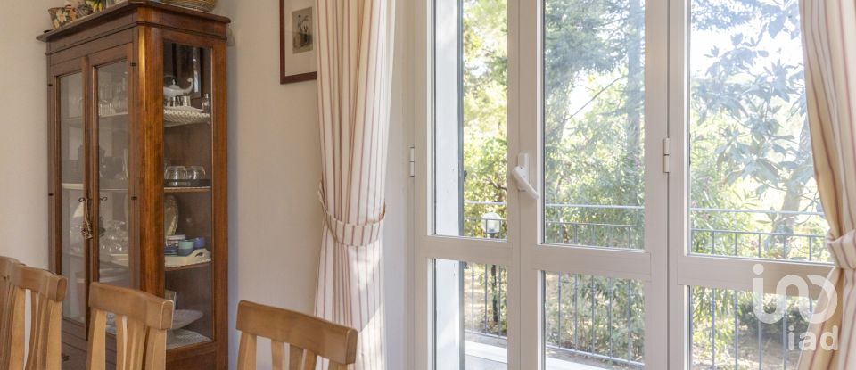 Casale 6 locali di 280 m² in Montefano (62010)