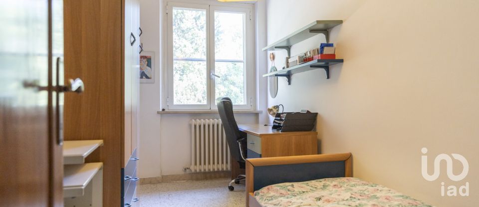 Casale 6 locali di 280 m² in Montefano (62010)