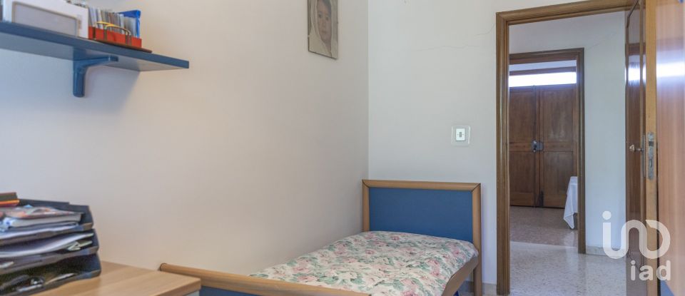 Casale 6 locali di 280 m² in Montefano (62010)