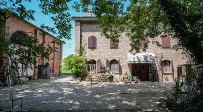 Casa indipendente / Villa 6 locali di 350 m² in Ostellato (44020)