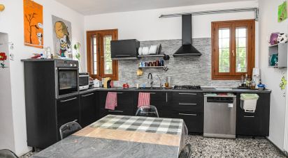 Villa Bifamiliare 4 locali di 343 m² in Cento (44042)