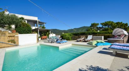 Casale 9 locali di 280 m² in Noli (17026)