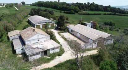 Country home 15 rooms of 2,750 m² in Osimo (60027)