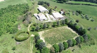 Country home 15 rooms of 2,750 m² in Osimo (60027)