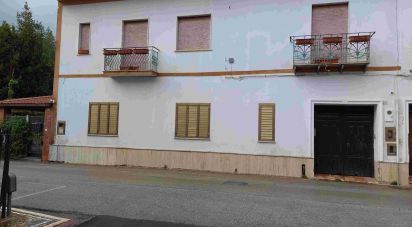 Casa indipendente 6 locali di 200 m² in Camigliano (81050)