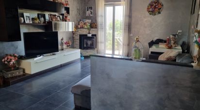 Appartamento 6 locali di 90 m² a Piana di Monte Verna (81013)