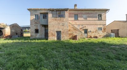 Rustico 0 locali di 420 m² in Osimo (60027)