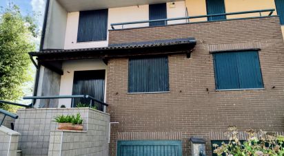Villa a schiera 8 locali di 146 m² in Sant'Angelo Lodigiano (26866)
