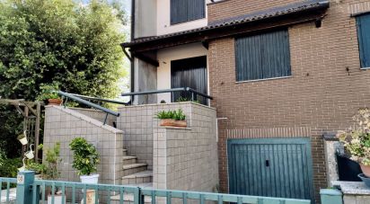 Villa a schiera 8 locali di 146 m² in Sant'Angelo Lodigiano (26866)