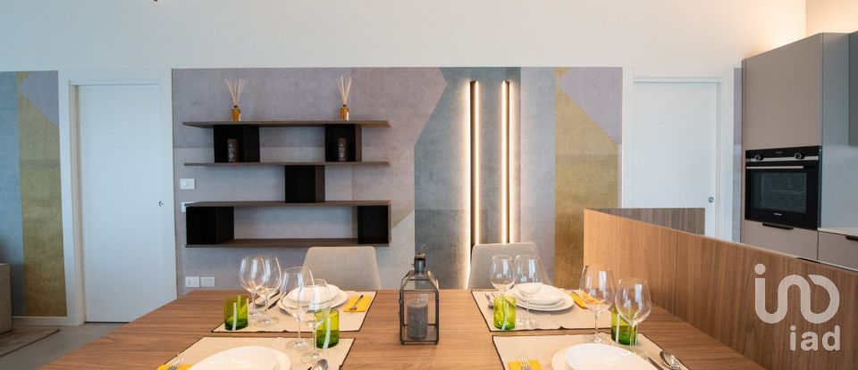 Casale 4 locali di 120 m² in Lonato del Garda (25017)