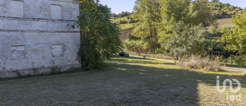 Townhouse 0 rooms of 180 m² in Castelfidardo (60022)