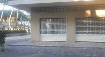 Negozio / locale commerciale di 63 m² in Silvi (64028)