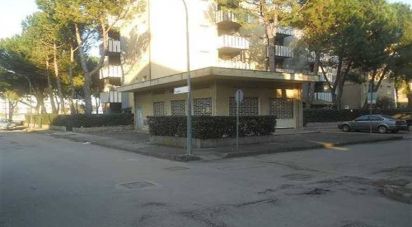 Negozio / locale commerciale di 63 m² in Silvi (64028)