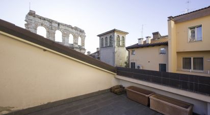 Loft 3 locali di 70 m² a Verona (37121)