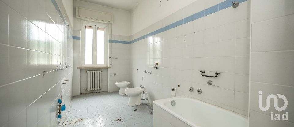 Hotel-restaurant of 780 m² in San Zeno di Montagna (37010)