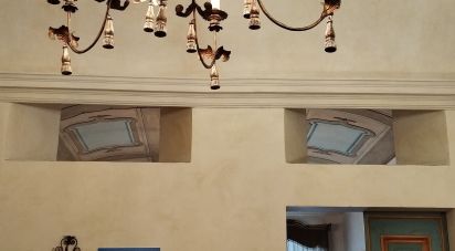 Laboratorio 12 locali di 360 m² a Loreto (60025)