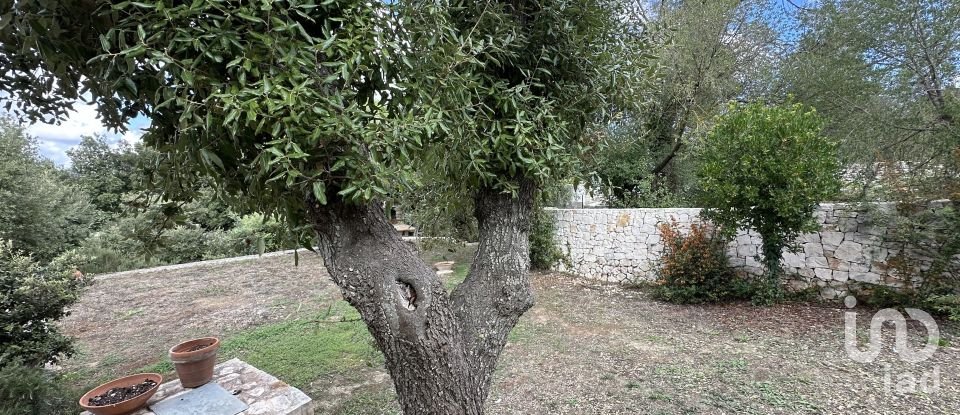 Casale 16 locali di 185 m² in Fasano (72017)