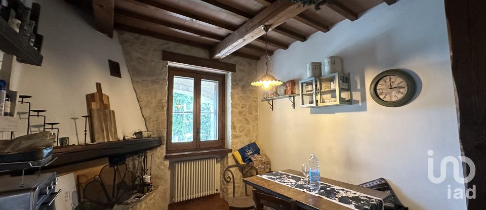 Casale 16 locali di 185 m² in Fasano (72017)