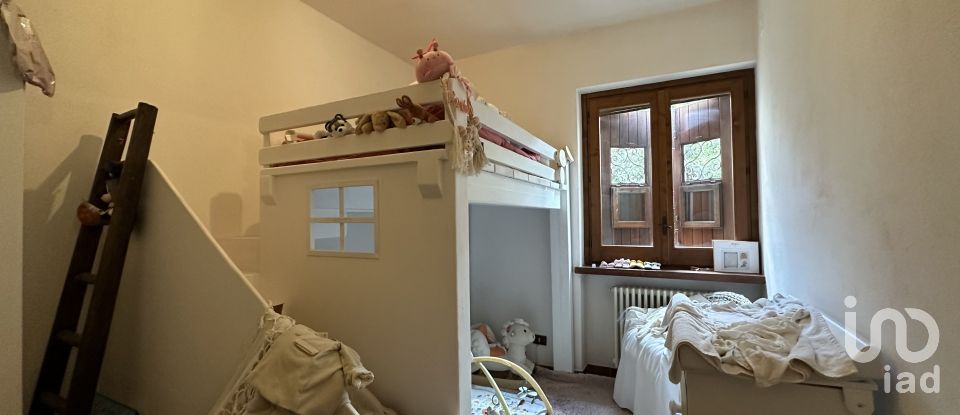 Casale 16 locali di 185 m² in Fasano (72017)