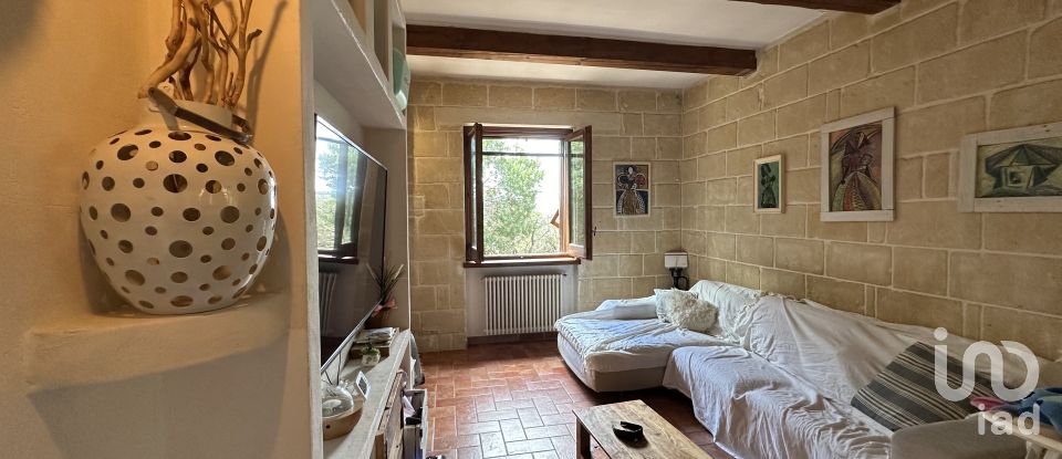 Casale 16 locali di 185 m² in Fasano (72017)