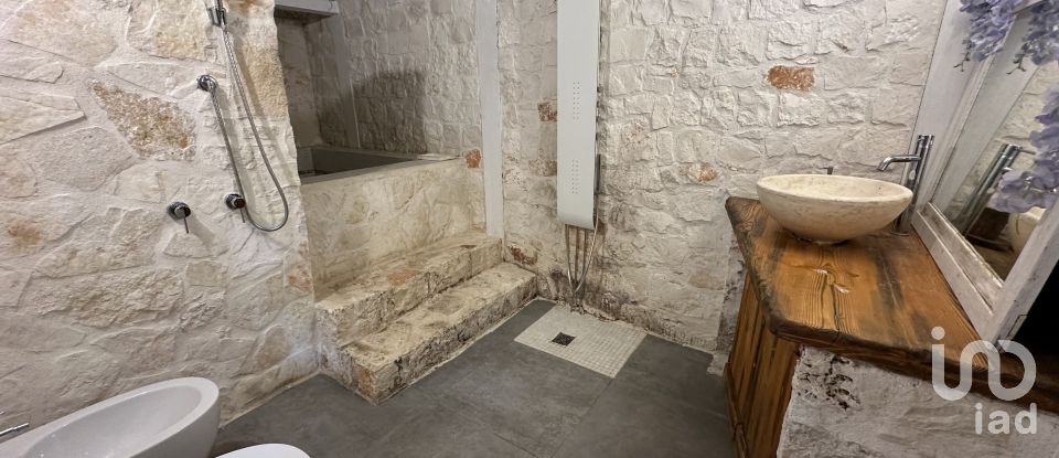 Casale 16 locali di 185 m² in Fasano (72017)