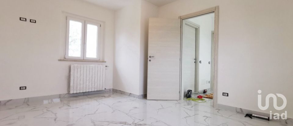 Casale 3 locali di 180 m² in Ghedi (25016)