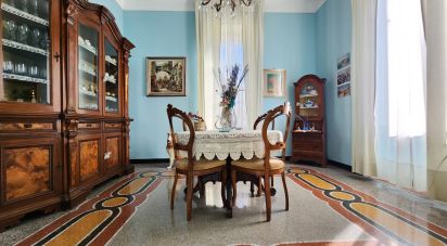 Casa indipendente / Villa 7 locali di 265 m² in Savona (17100)