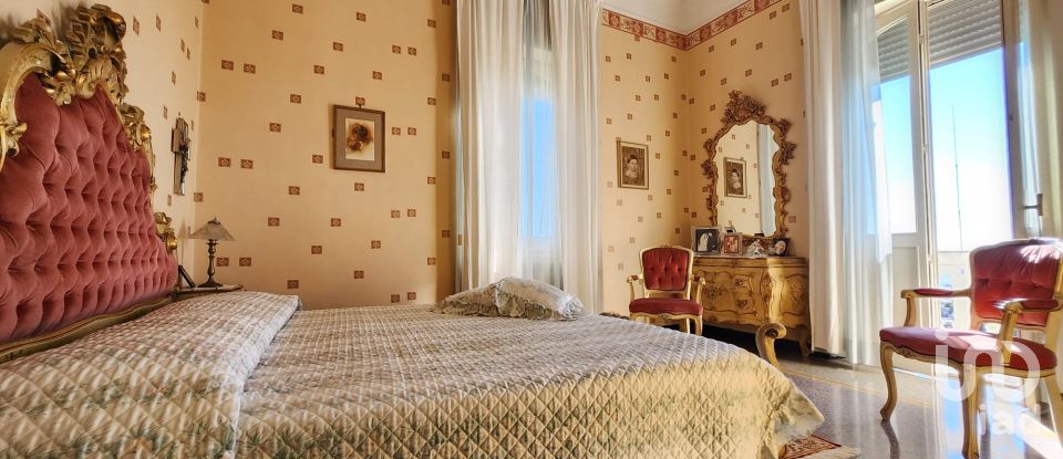 Casa indipendente / Villa 7 locali di 265 m² in Savona (17100)