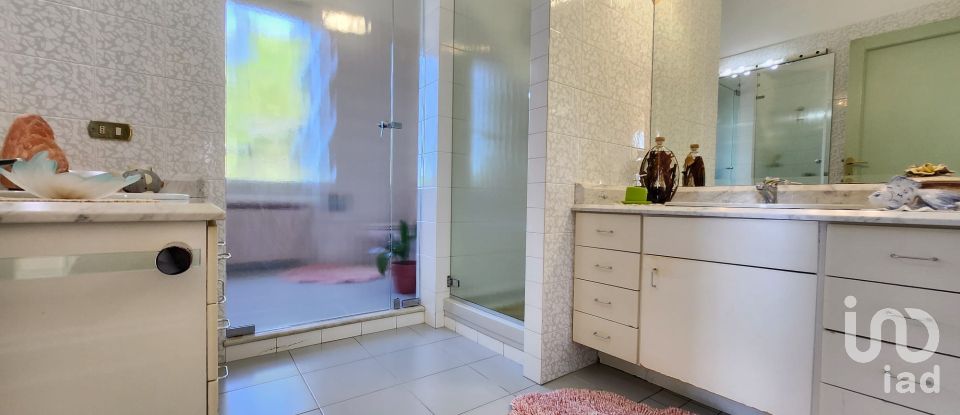 Casa indipendente / Villa 7 locali di 265 m² in Savona (17100)