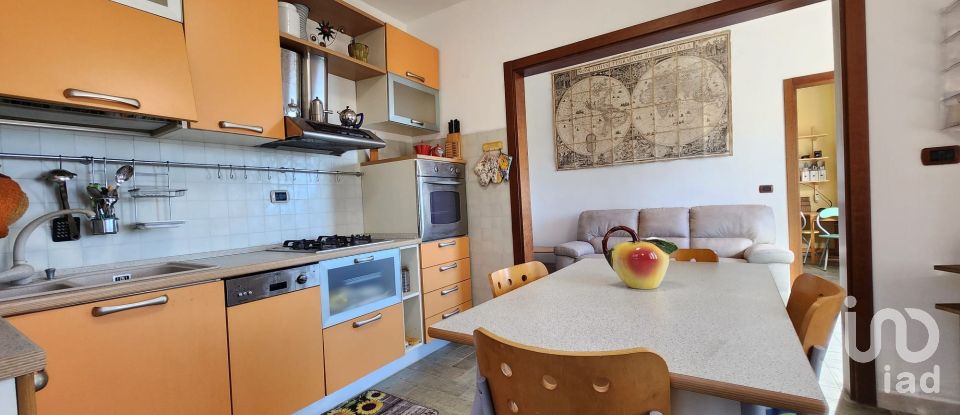 Casa indipendente / Villa 7 locali di 265 m² in Savona (17100)