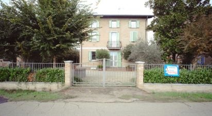 Townhouse 9 rooms of 423 m² in Modena (41123)