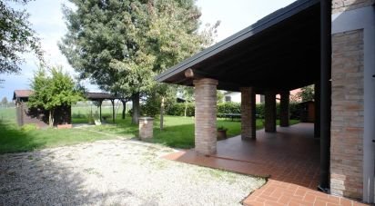 Townhouse 9 rooms of 423 m² in Modena (41123)