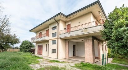 Casa indipendente 6 locali di 443 m² in Vicenza (36100)