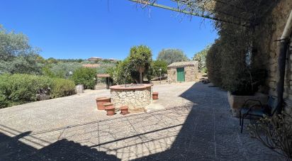 Casa indipendente / Villa 7 locali di 310 m² in Caltanissetta (93100)