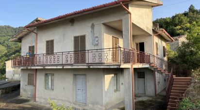 Casa indipendente 7 locali di 130 m² in - (87030)
