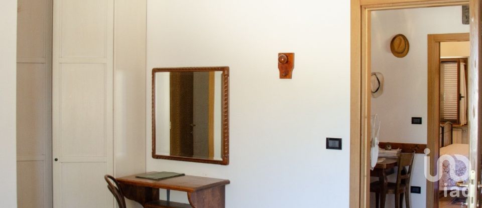 Rustico 9 locali di 280 m² in Castiglione Messer Raimondo (64034)