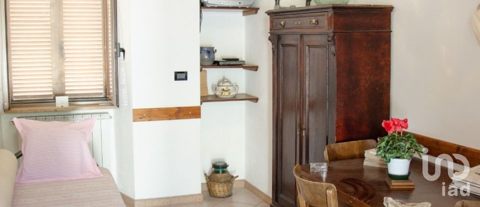 Rustico 9 locali di 280 m² in Castiglione Messer Raimondo (64034)